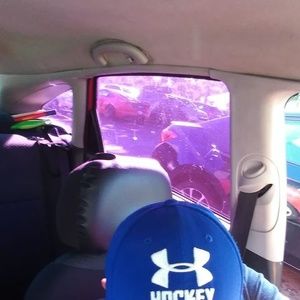 Meet your Posher, Oliver barrera